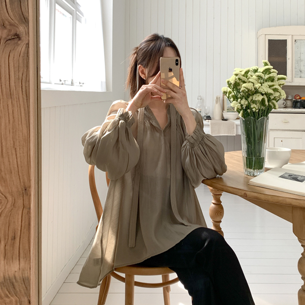 Maternity*Shirred Volume Tie Blouse