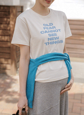 Maternity*Old Color Lettering Semi-Crop T-shirt