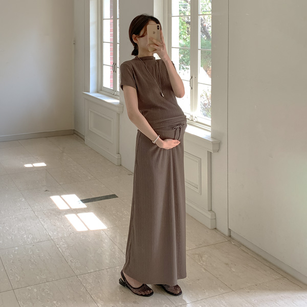 <b>[Up to full term / Skirt sold separately OK]</b> Maternity*Roe Two-piece Set