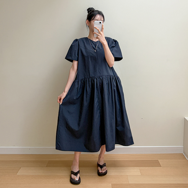 <b>[1st Place in Popularity Vote]</b> Maternity* Crinkly Puff Cutout Maternity Dress
