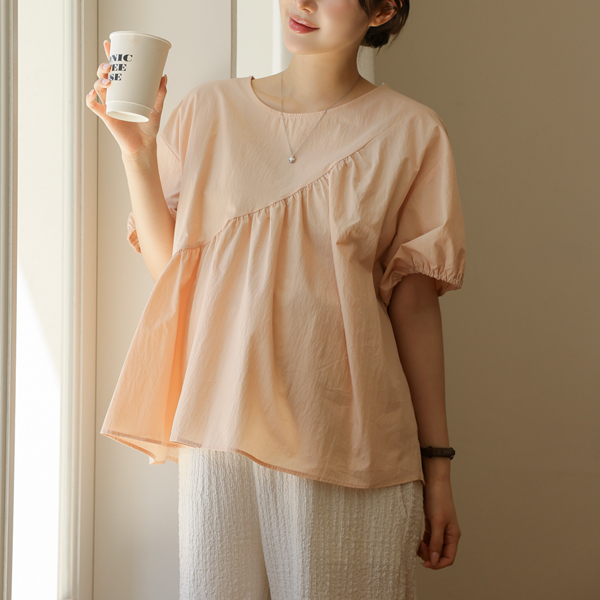 <b>[1st Place in Popularity Vote]</b> Maternity*Modin Diagonal Shirring Puff Blouse