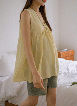 Maternity*V-shirring Flare Blouse