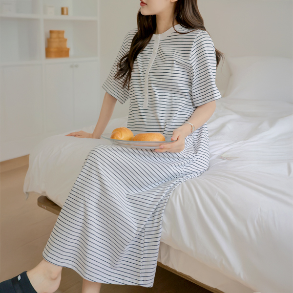 Nursing Wear*10-Second Nursing Maxi Striped Dress (Maternity Wear)