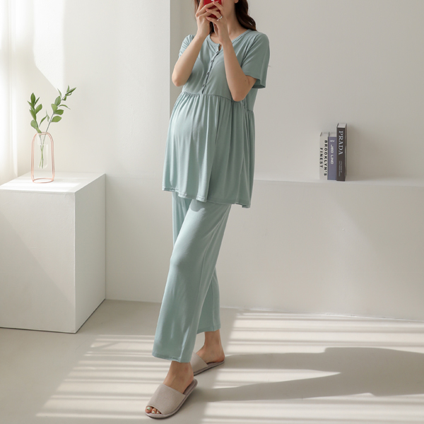 <b>[Over 9,000 Sold / Summer Must-Have / Fit That Feels Like You're Not Wearing Anything]</b> Nursing Wear * One-of-a-Kind Charr Two-Piece Short-Sleeve Set