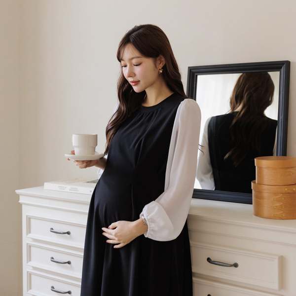 Maternity*Skin-fit pleat maternity dress
