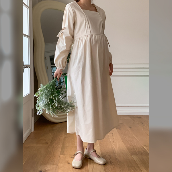 <b>[Limited Quantity SALE]</b> Maternity Square Neck Ribbon Maternity Dress
