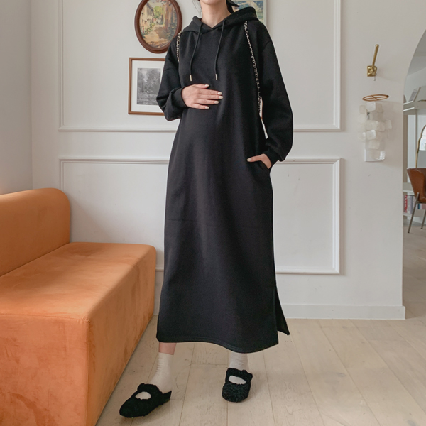 Maternity*Complete maxi hooded maternity dress