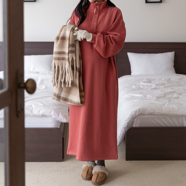 <b>[Limited Quantity SALE]</b> Maternity* Hidden Contrast Double-Fleece Half-High Maternity Dress