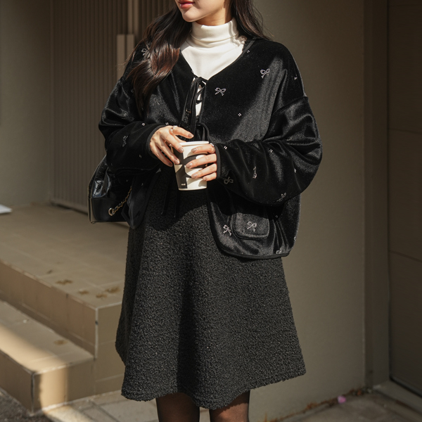 <b>[Limited Quantity SALE]</b> <b>[Velvet/Fleece Lining/Highly Recommended for Year-End Looks]</b> [S-made] Maternity*Ribbon Embroidery Velour Jacket (Fleece Lining)