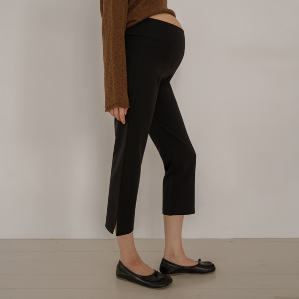 <b>[3 Sizes]</b> Maternity* Slit Pocket Capri Maternity Pants