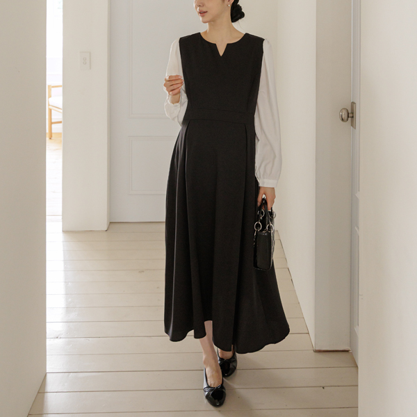 Maternity*Floppin Chin Strap Maternity Dress