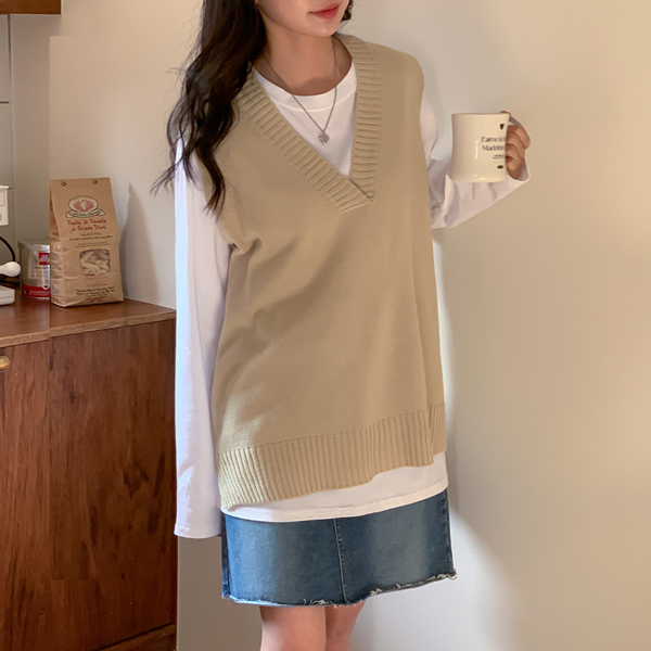 Cello ribbed V-neck knit vest
